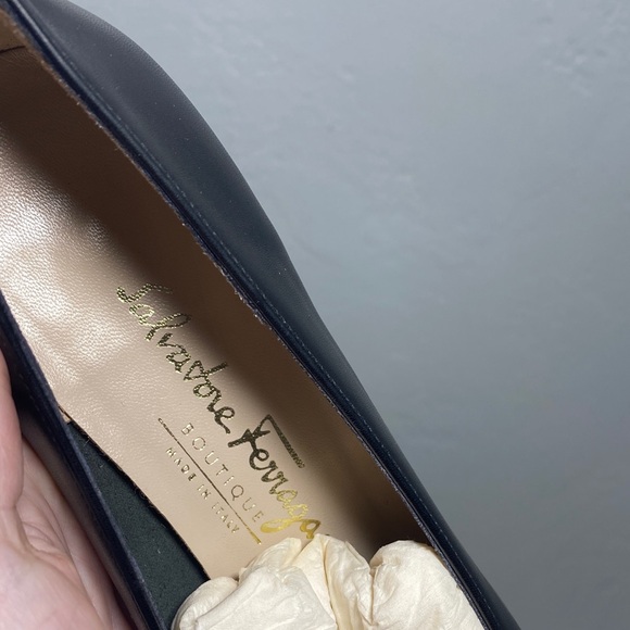 Salvatore Ferragamo Black Leather Block Heel Pumps with Silver Accent NIB - Picture 4 of 7